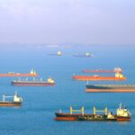 Containerschiffe im Hafen von Singapur